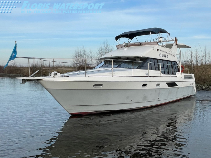 Motorboot Bayliner 4387