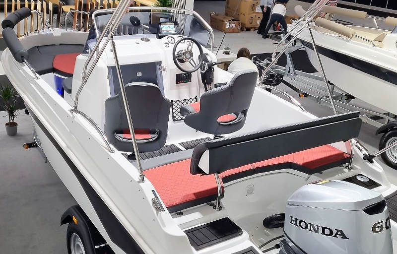 Motorboot Trident Classic