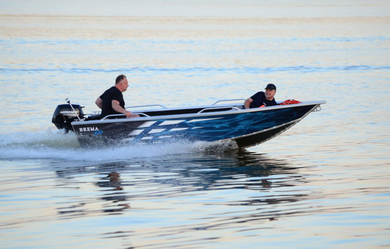 Motorboot Brema Fishing Pro V 430