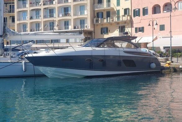 Motorboot Princess V48