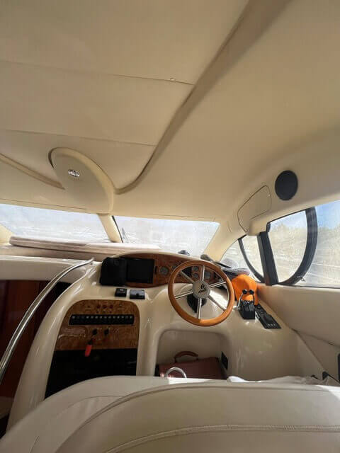 Motorboot Azimut 42