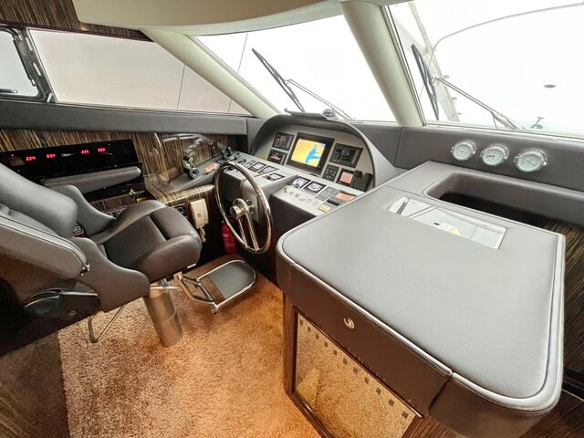 Motorboot Elegance 64 Garage