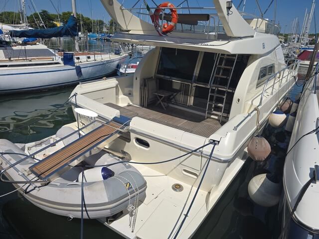 Motorboot Ferretti 150