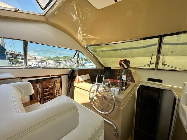 Motorboot Ferretti 150