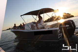 Motorboot White Shark 246