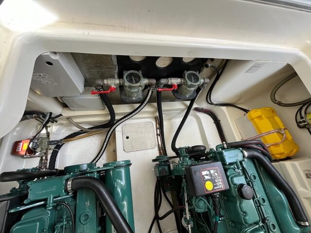 Motorboot Sealine 330 Fly