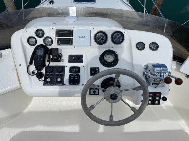 Motorboot Sealine 330 Fly