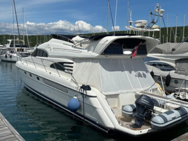 Motorboot Fairline 55 Squadron