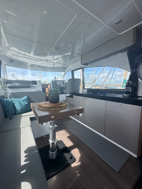 Motorboot Beneteau Antares 11