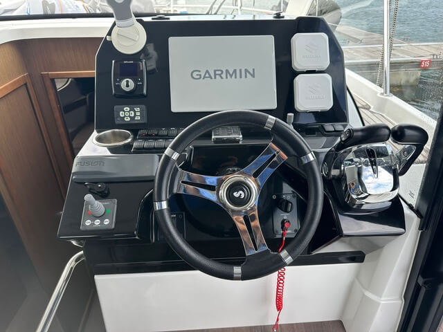 Motorboot Beneteau Antares 11