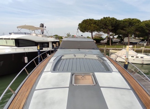 Motorboot AB Yachts 68