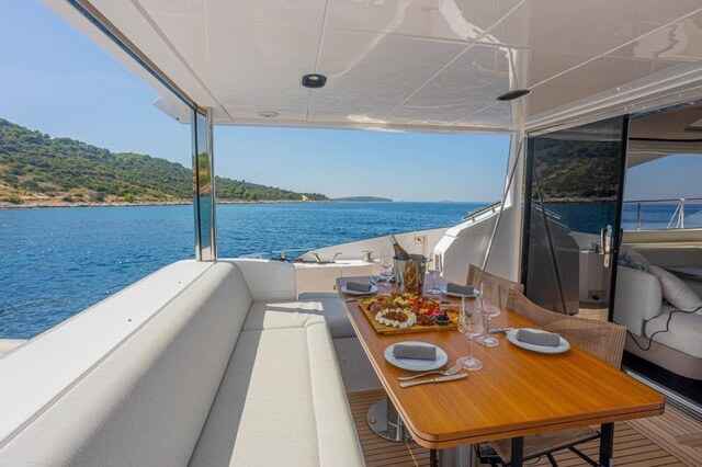 Motorboot Azimut 60 Fly -HT
