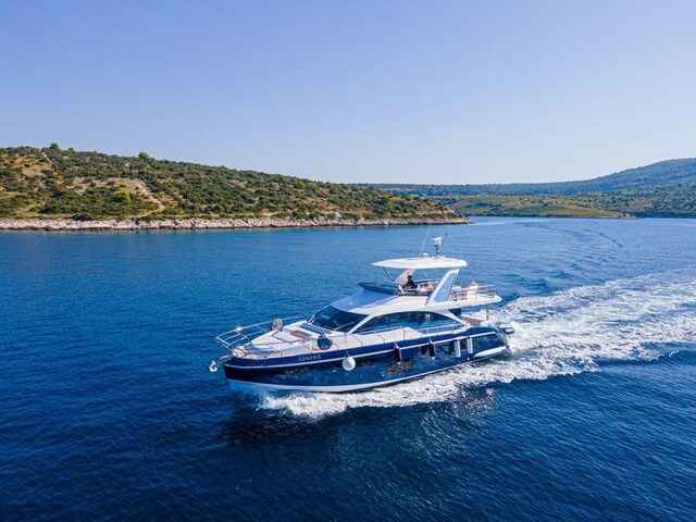 Motorboot Azimut 60 Fly -HT