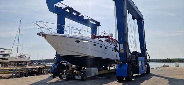 Motorboot Princess V52