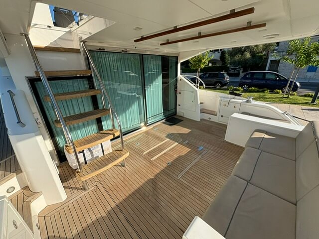 Motorboot Fairline 65 SQUADRON