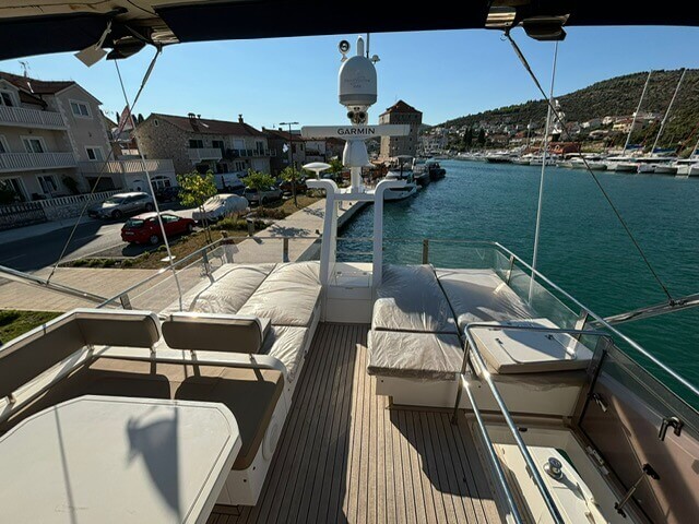 Motorboot Fairline 65 SQUADRON