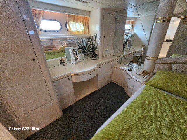 Motorboot Elegance 70 Flybridge