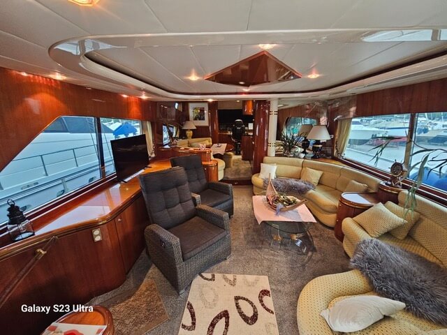 Motorboot Elegance 70 Flybridge