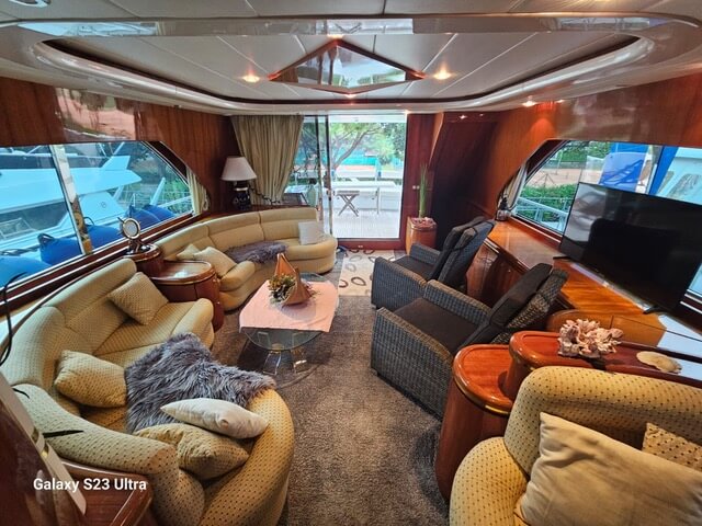 Motorboot Elegance 70 Flybridge