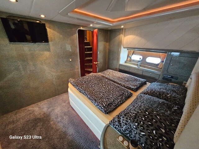 Motorboot Elegance 70 Flybridge