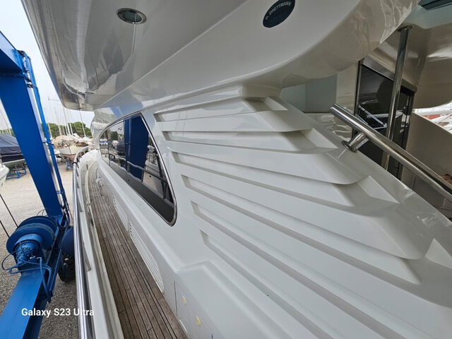 Motorboot Elegance 70 Flybridge