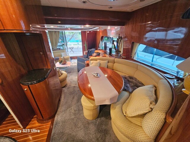 Motorboot Elegance 70 Flybridge