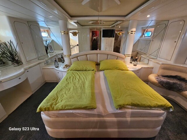 Motorboot Elegance 70 Flybridge