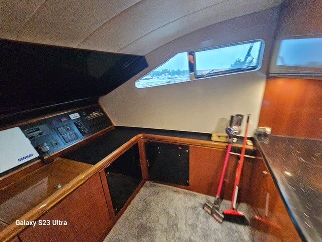 Motorboot Elegance 70 Flybridge