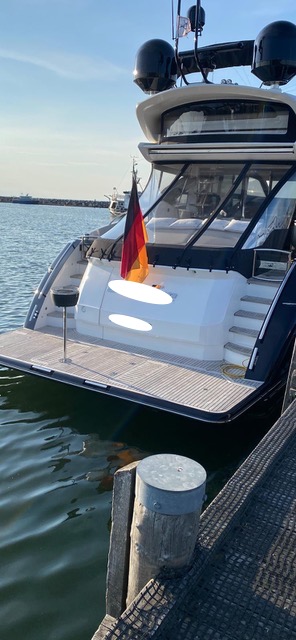 Motorboot Princess S72