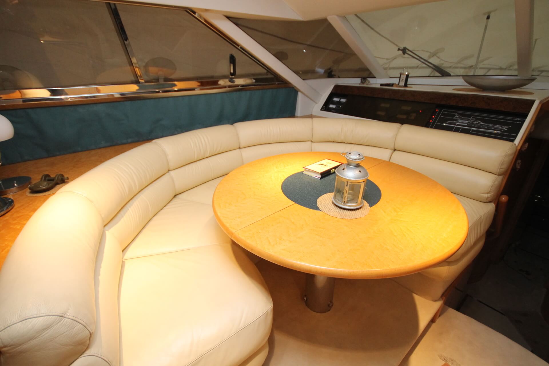 Motorboot Fairline 56 Squadron