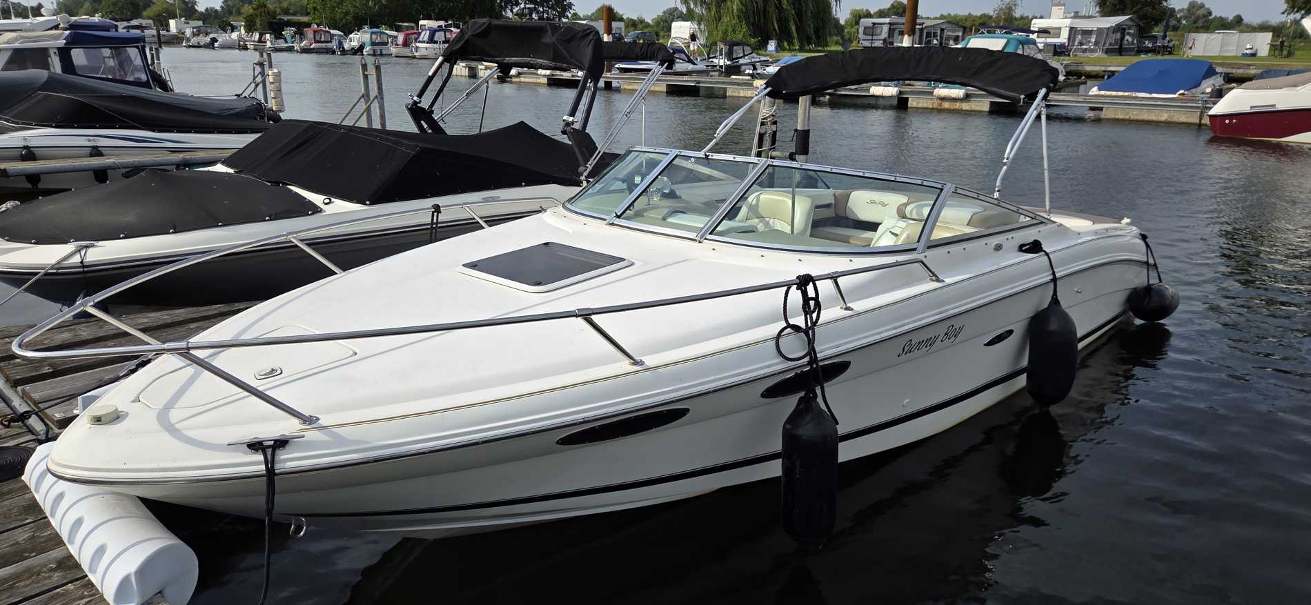 Sea Ray 230 Overnighter Mercruiser 350 MAG V8 Sportboot