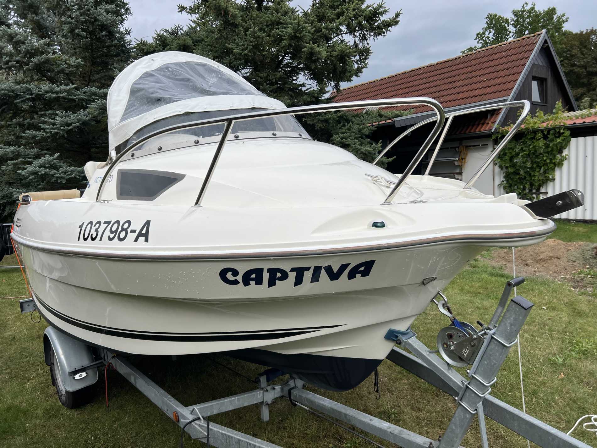 Quicksilver 470 Active Cabin 60 PS mit Trailer