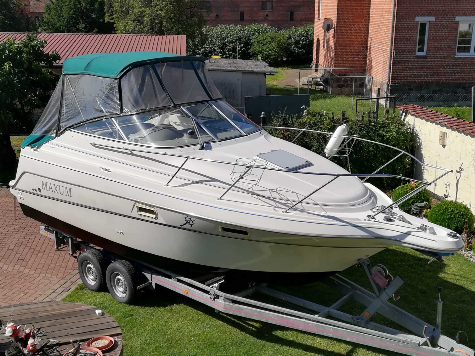 Maxum 2400 SCR