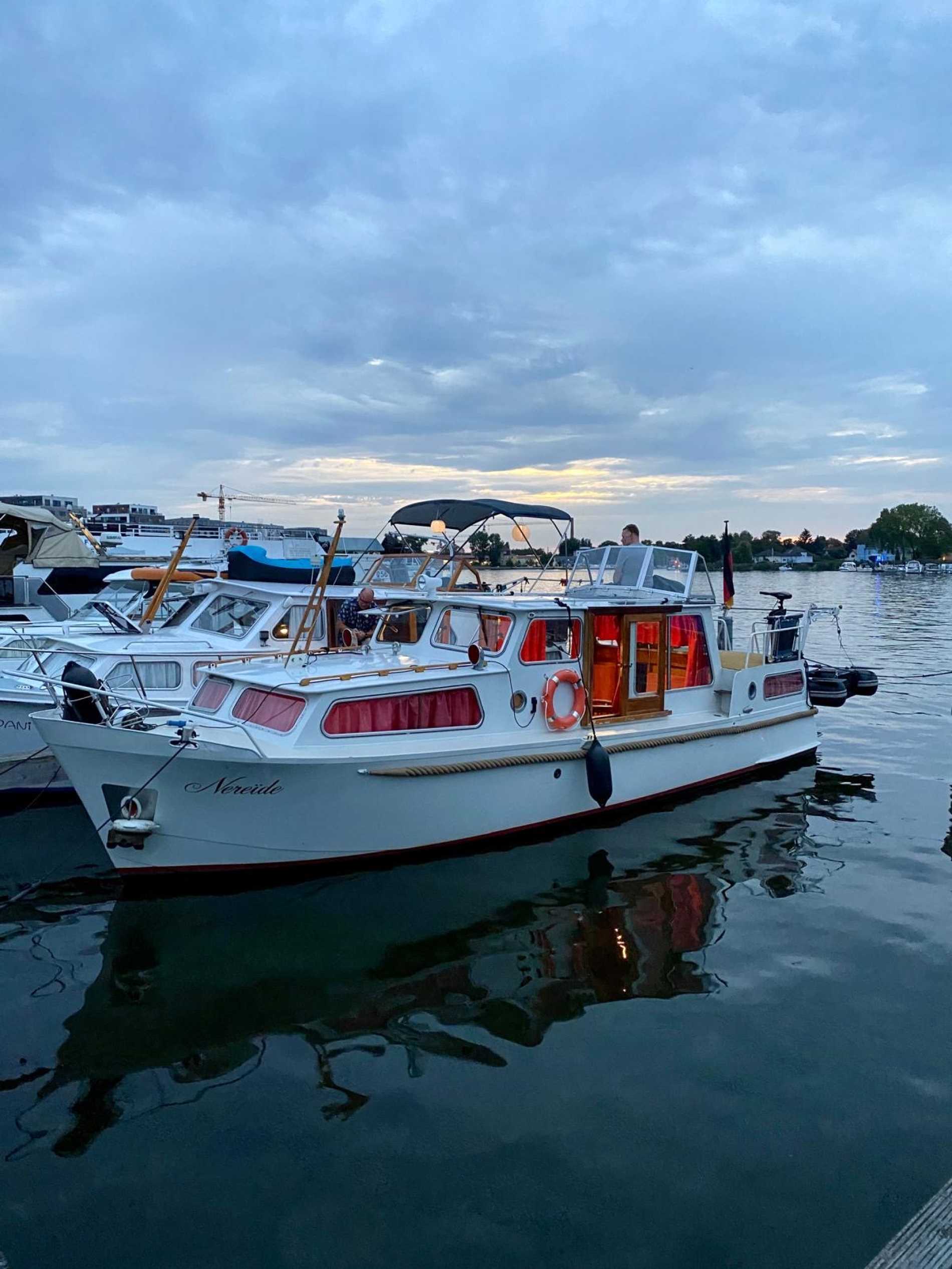 Motorboot Nikhen Sedan 24 Sedan Aft Cabin Carterbootversion
