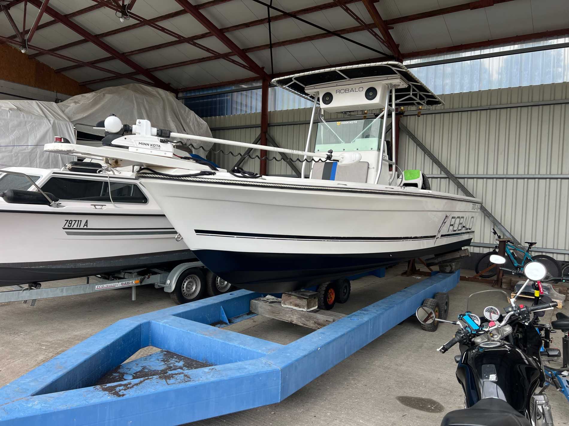 Motorboot Robalo 2120