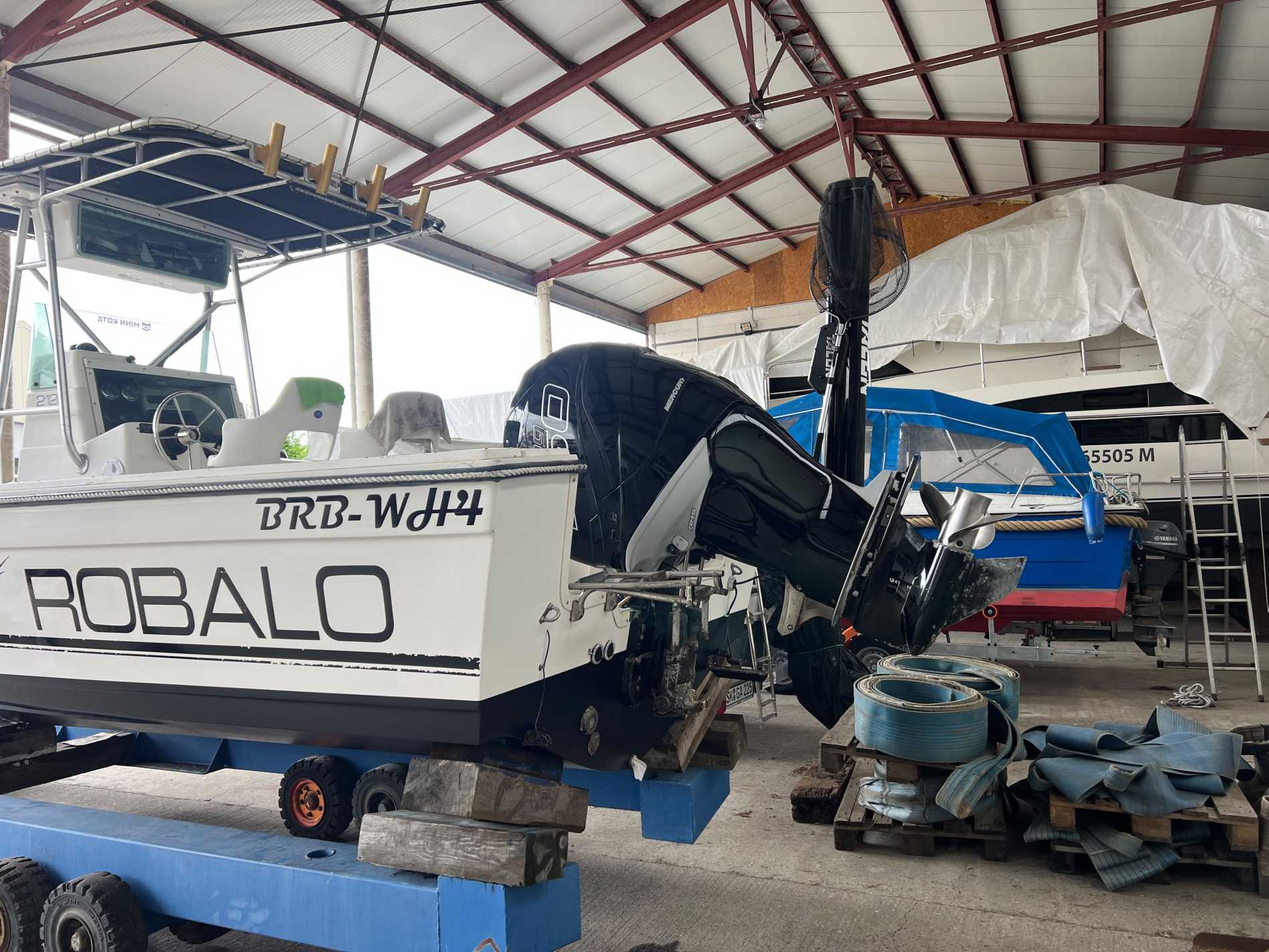Motorboot Robalo 2120