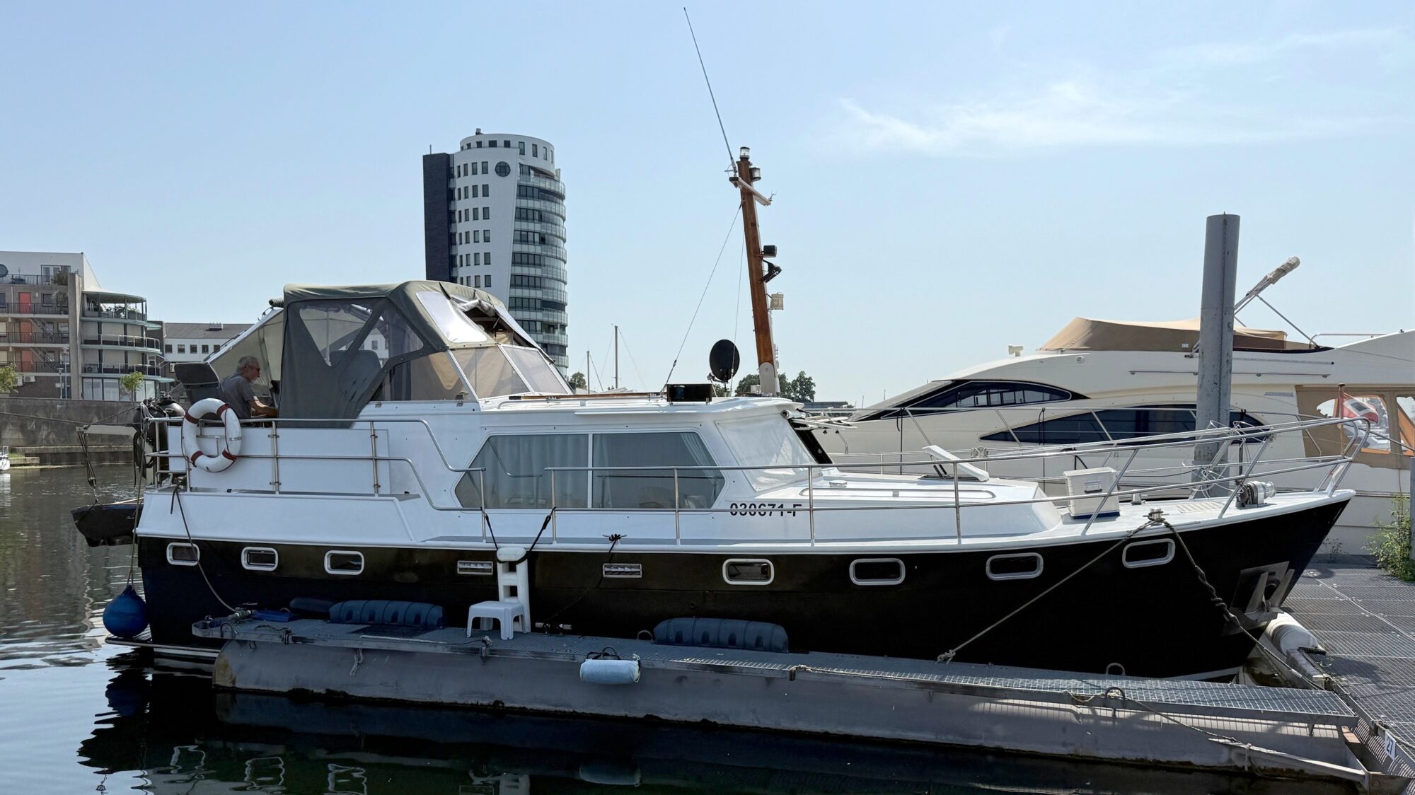 Motorboot Valkkruiser 10.50 AK Cabrio