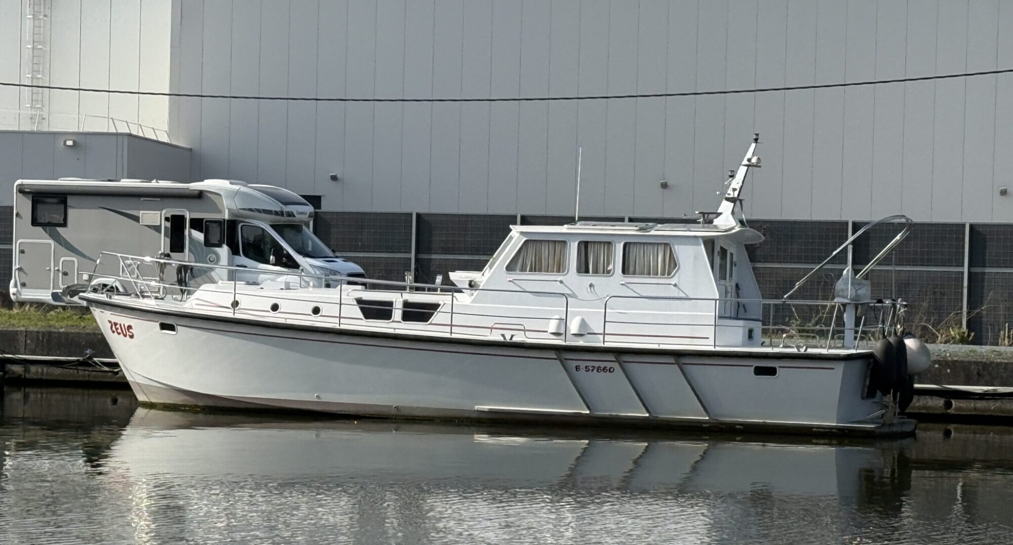 Motorboot Pilot 44