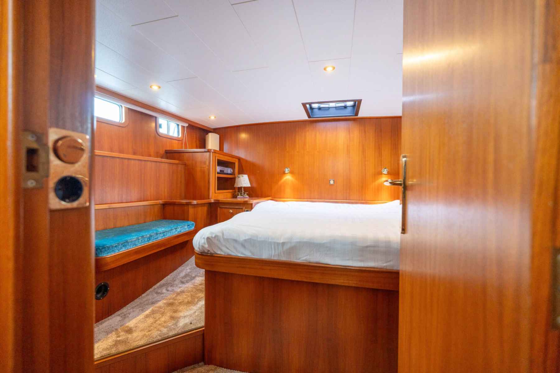 Motorboot Pieter Beeldsnijder Spiegelkotter 15.00 VS