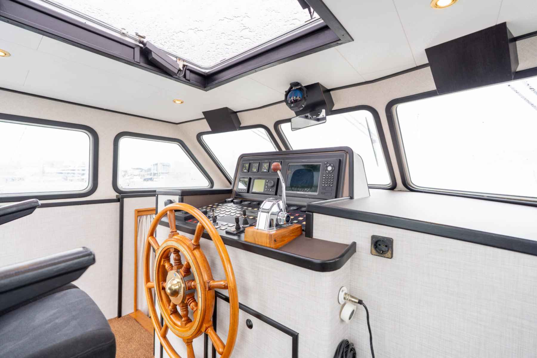 Motorboot Pieter Beeldsnijder Spiegelkotter 15.00 VS