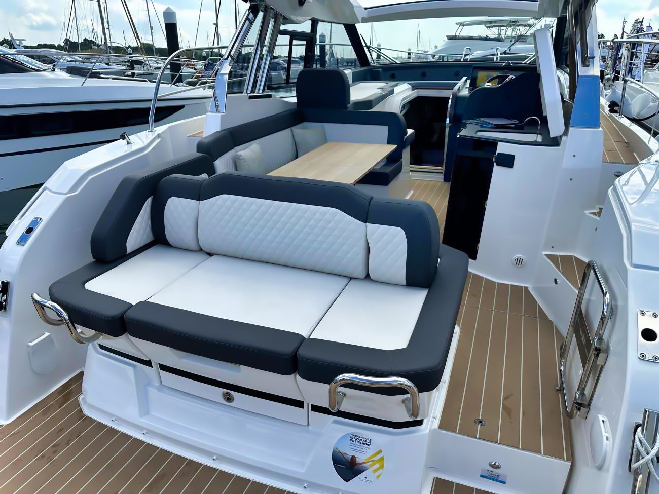 Motorboot Bavaria SR 35 Hardtop