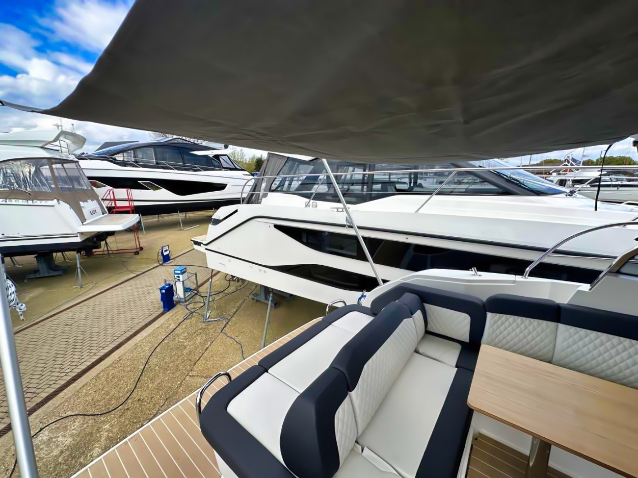 Motorboot Bavaria SR 35 Hardtop