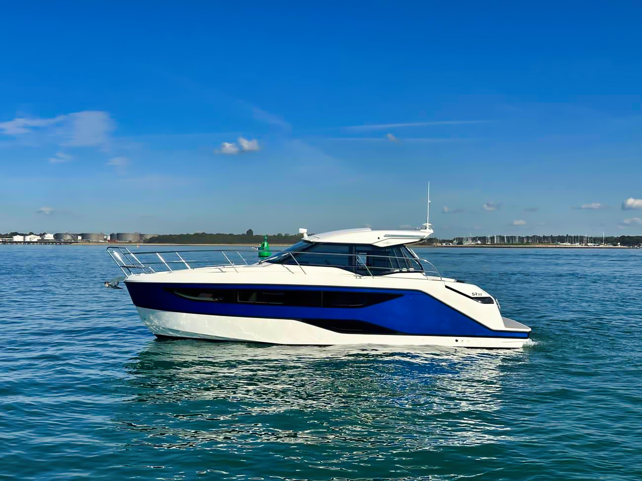Motorboot Bavaria SR 35 Hardtop