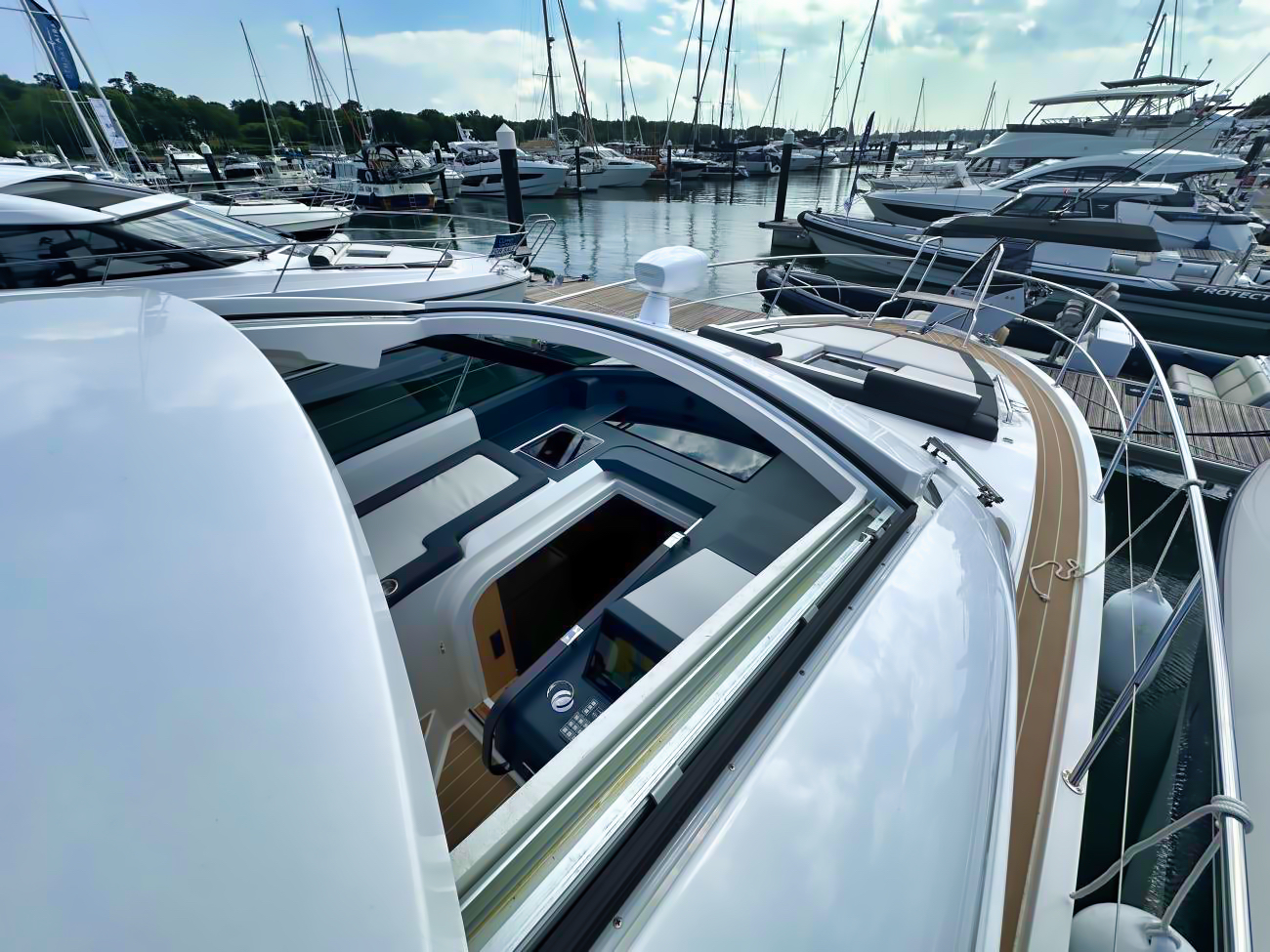 Motorboot Bavaria SR 35 Hardtop