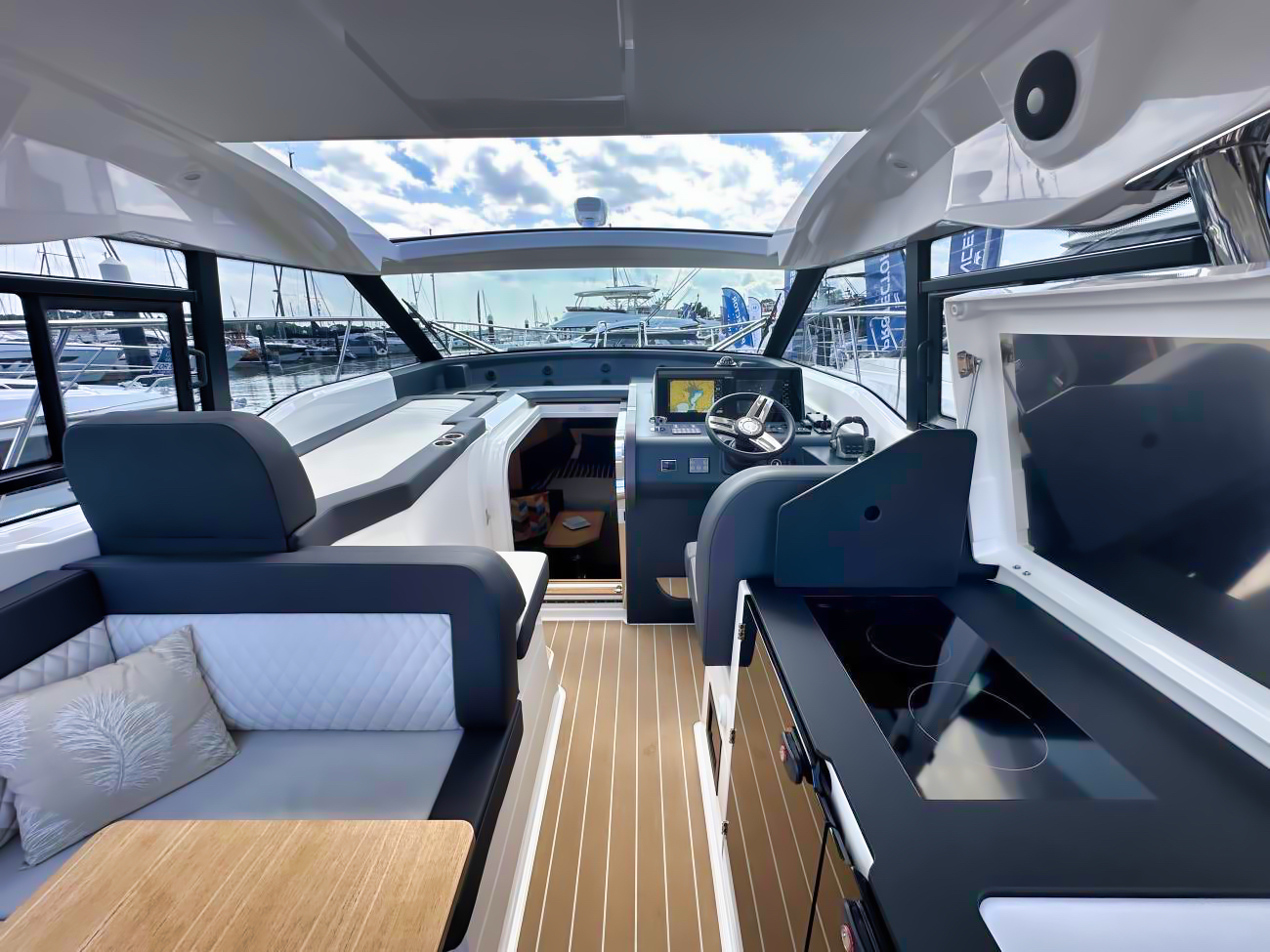 Motorboot Bavaria SR 35 Hardtop