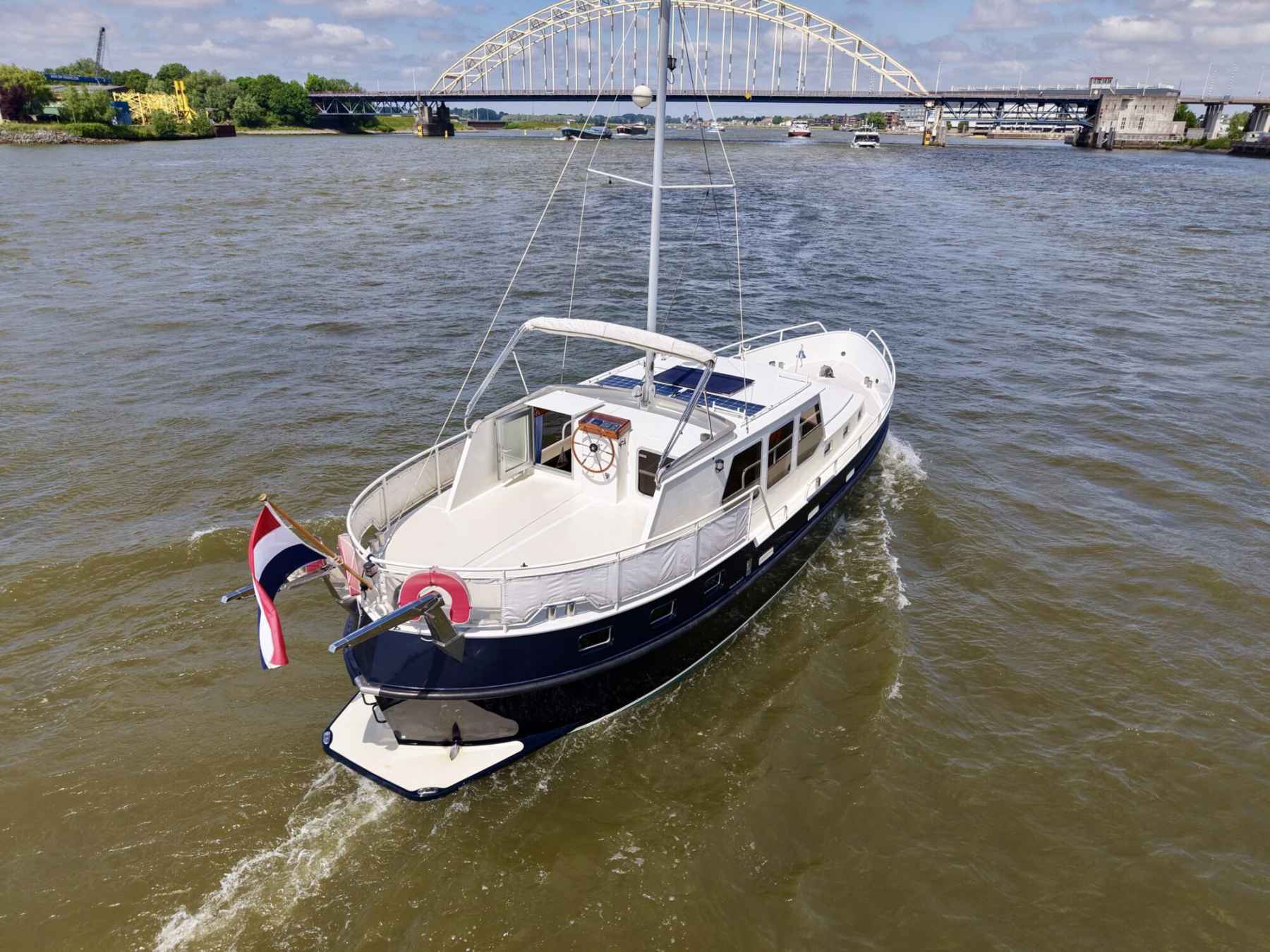 Motorboot Monty Bank Kotter 41 AK Cabrio