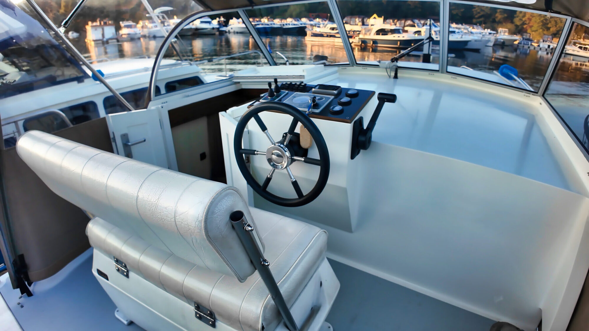 Motorboot Aventura 34 AK Cabrio