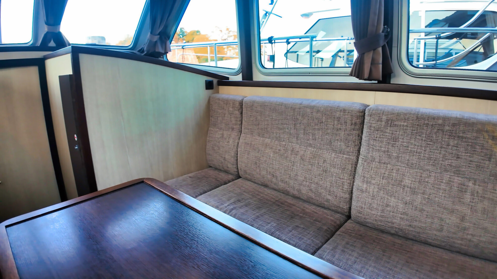 Motorboot Aventura 34 AK Cabrio