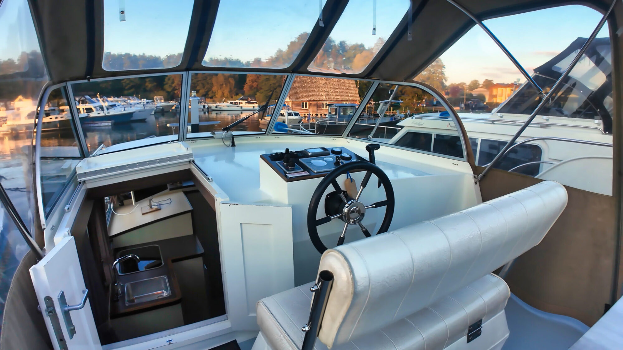 Motorboot Aventura 34 AK Cabrio