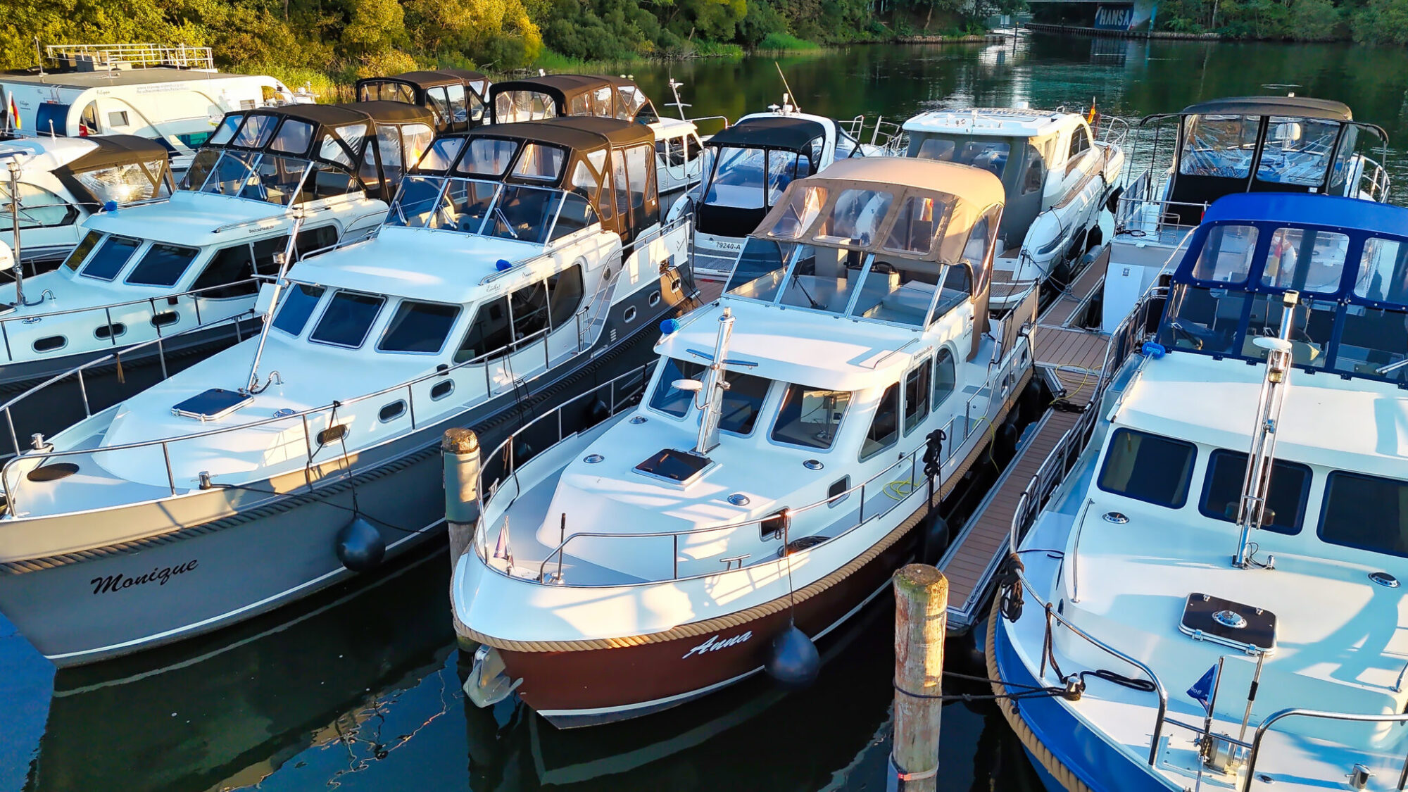 Motorboot Aventura 34 AK Cabrio